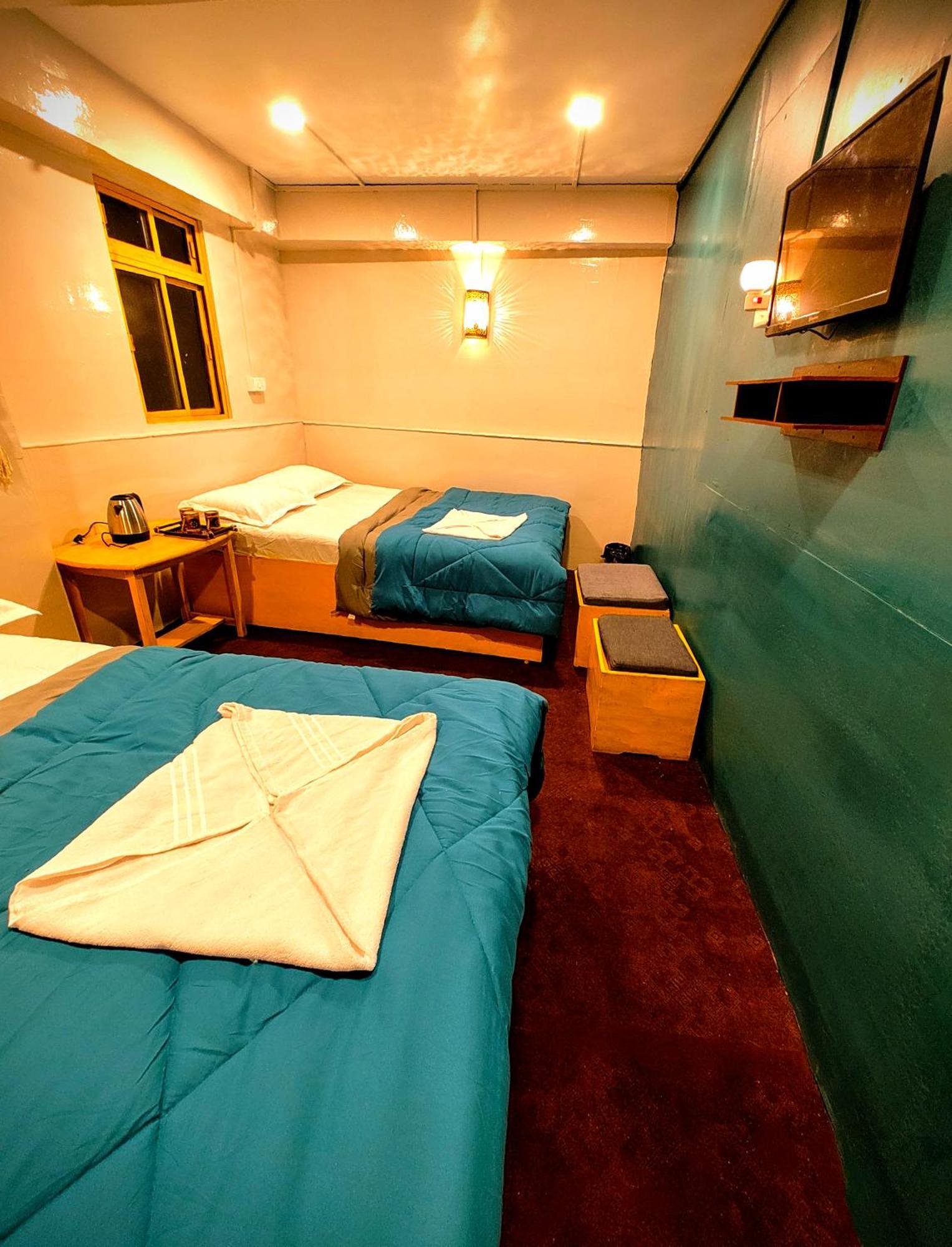 Hidden Monkey Backpackers Darjeeling, Batasia Darjeeling  Exterior photo