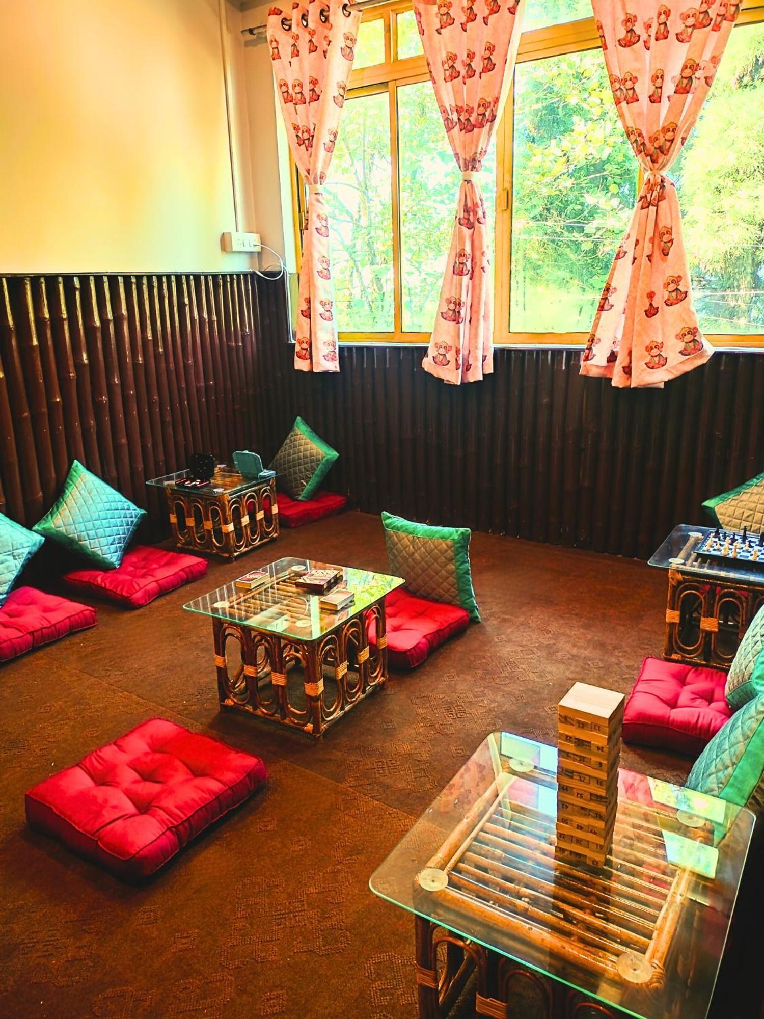Hidden Monkey Backpackers Darjeeling, Batasia Darjeeling  Exterior photo